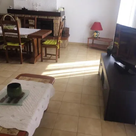 Villa Avec Jardin A Avec Piscine Privee Ouverte Toute L'annee *
