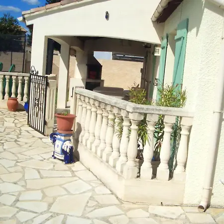 Avec Jardin A Avec Piscine Privee Ouverte Toute L'annee Villa *