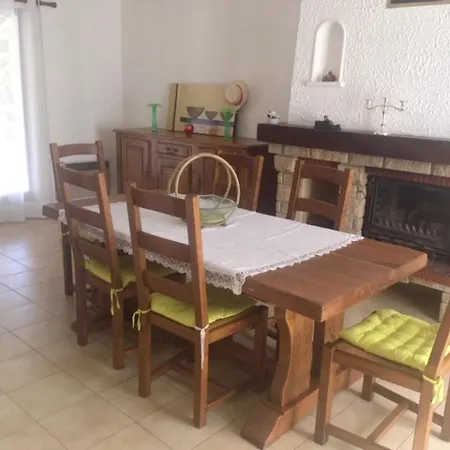 De 3 Avec Piscine Privee Jardin Clos Et Wifi A Poussan