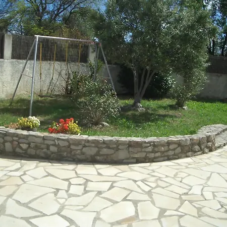 Avec Jardin A Avec Piscine Privee Ouverte Toute L'annee *