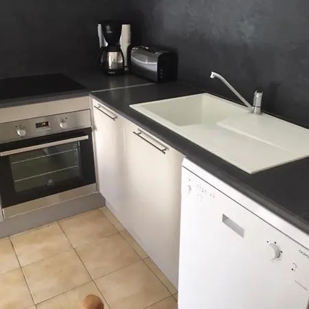 De 3 Avec Piscine Privee Jardin Clos Et Wifi A Villa Poussan